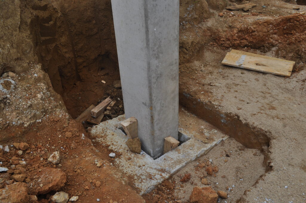 Coluna pré-fabricada de concreto